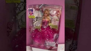 'Poupée Barbie La magie de la Mode / Fashion Fairytale Doll Mattel'