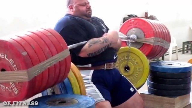 'Huge Powerlifter Bends The Bar'