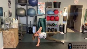 'Core Combos | Virtual Bodyweight Workout 19 (8 Minutes) | Stronghold Fitness'