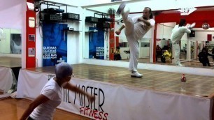 'Capoeira Fitness con Gabriel Rod en Total Master Fitness 20 de Octubre de 2012 02'