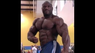 'Dexter Jackson looking freaky closed eyes  @rambo_26971M #shorts #bodybuilding #youtube #gym'