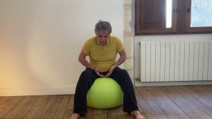 'Posture et Périnée - 1, exercices sur ballons en gym sensorielle'