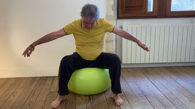 'Posture et Périnée - 4, exercices sur ballons en gym sensorielle'