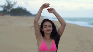 'Hot gym girl walking on beach..#xmas'