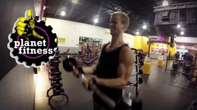 'Shoulders and Arms Workout At Planet Fitness | VLOG #1'