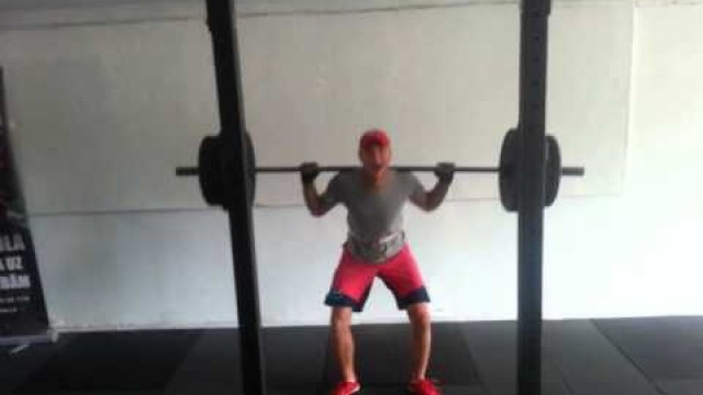 'Back squat  intense fitness'