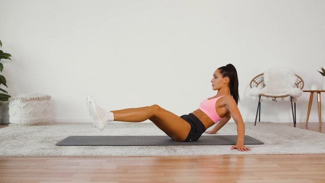 'Kayla Itsines\'s 4-Week No-Equipment Workout Plan, Weeks 2 and 4: 28-Minute Full-Body Workout'
