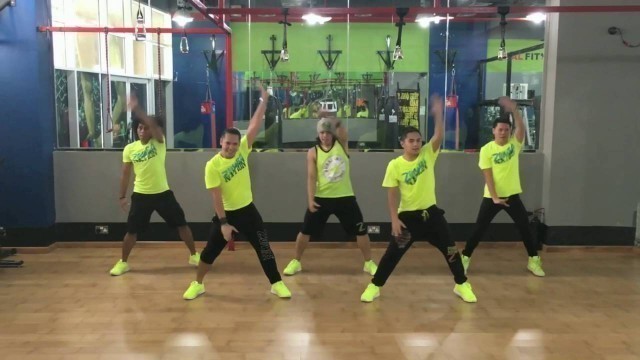 'Lungi Dance | Honey Singh | Zumba® fitness | Earl Clinton'