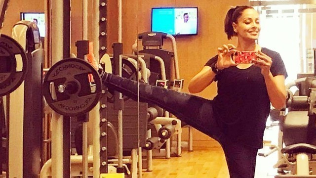 'Bipasha Basu Latest 2017 Workout Video'