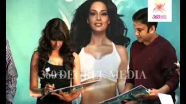 'Bipasha Basu Autographed on Fitness DVD at the Fitness DVD Launch'