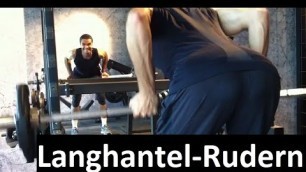 'Langhantel-Rudern: Eine ausgezeichnete Rücken-Übung mit Zusatzgewichten!'