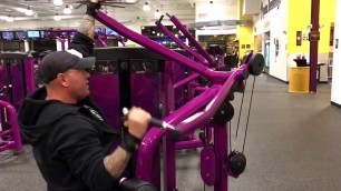 'Planet Fitness Lat Pulldown Machine - How to use the lat pulldown machine at Planet Fitness'
