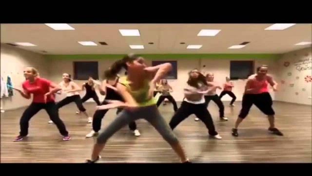 '30 Mins Aerobic Dance Workout   Bipasha Basu Break free Full Routine   Full Body Workout'