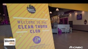 'Planet Fitness CEO on gyms reopening and virtual workouts'