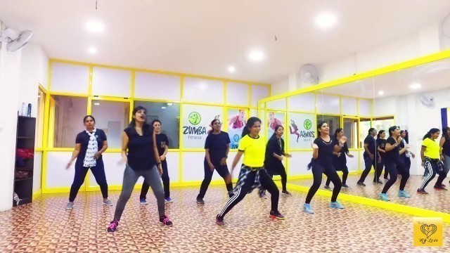 'Easy fitness routine for Tamil song | Gulebha song | fitness dance | weight loss | women\'s fitness'