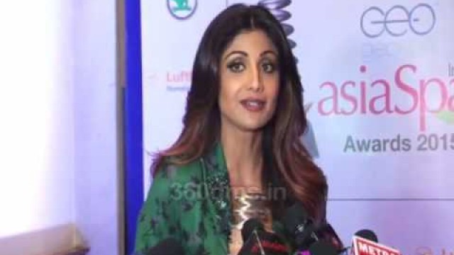 'Fitness Icon Shilpa Shetty Praises Bold Beauty Bipasha Basu At Asiaspa Awards 2015'