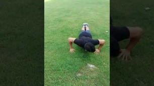 'Akshay Kumar push up workout'