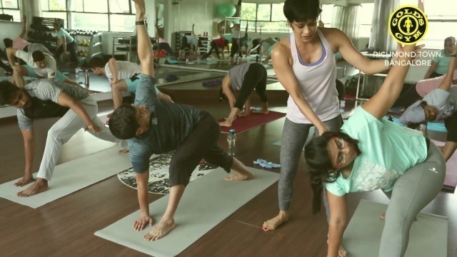 'Group Yoga Workout @ Gold\'s Gym - Richmond Town, Bangalore'