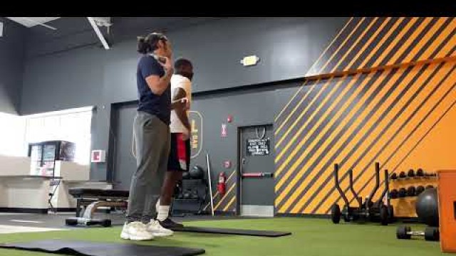 'Strive for 5 Fitness Hits legs at Crunch Fitness'