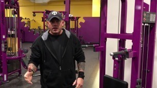 'Planet Fitness Pull Up Machine - How to use the pull-up chin up dip Machine'