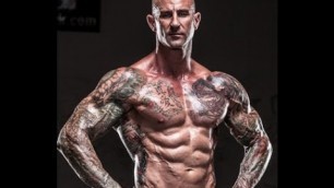 'Abs Training Tip - When to NOT train abs by Jim Stoppani'