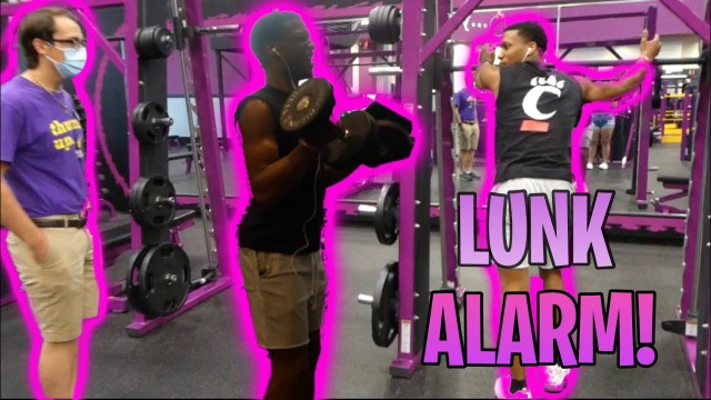 'SETTING OFF LUNK ALARM AT PLANET FITNESS **GOT KICKED OUT**'